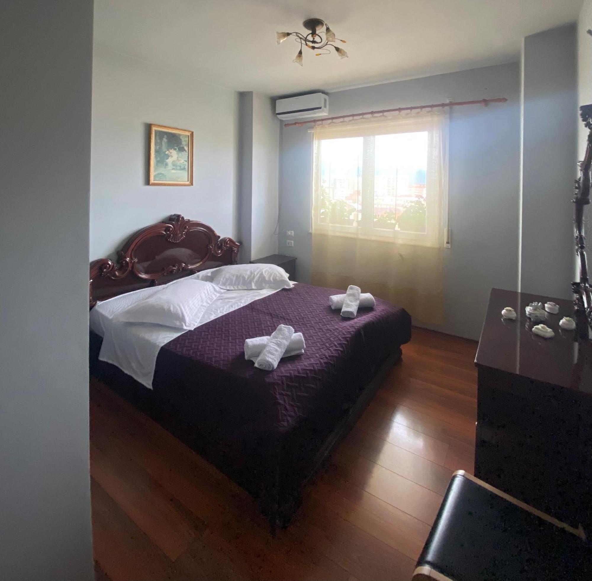 Stay The Night Shkodra Apartment City Centre Exterior foto